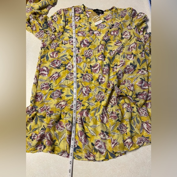 Suzanne Betro Yellow Floral Sheer Balloon Sleeve V-Neck Blouse NWT Size S - Picture 9 of 9